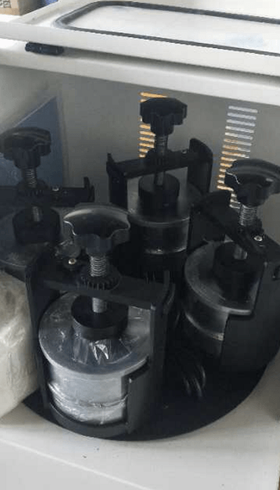 配备八罐的土壤茄子视频网站仪